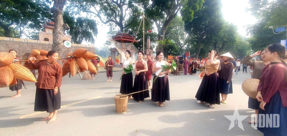 Đồng diễn nghệ thuật “Hà Nội - Miền ký ức”