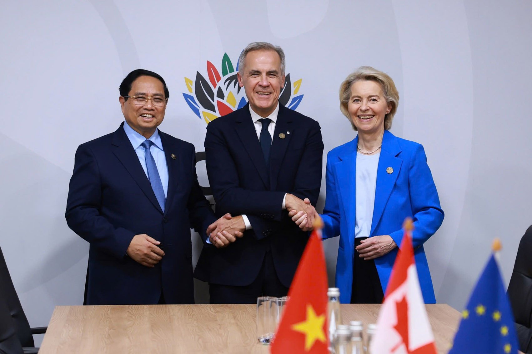 canda ab 1763824017217490764230.jpg