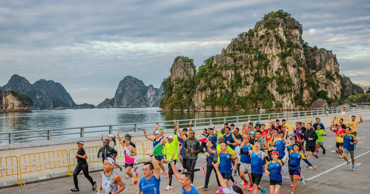 Khai mạc đường chạy Giải Marathon Quốc Tế Di Sản Hạ Long 2025