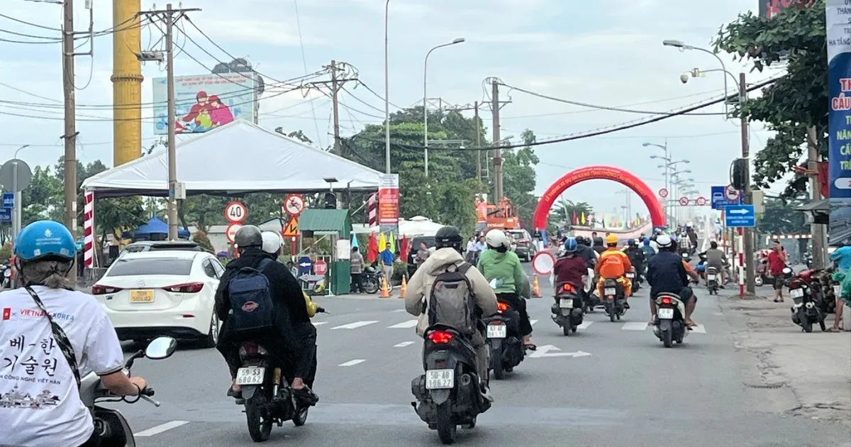 TPHCM thông xe cầu Bình Triệu 1, kỳ vọng giảm ùn tắc cửa ngõ Đông Bắc