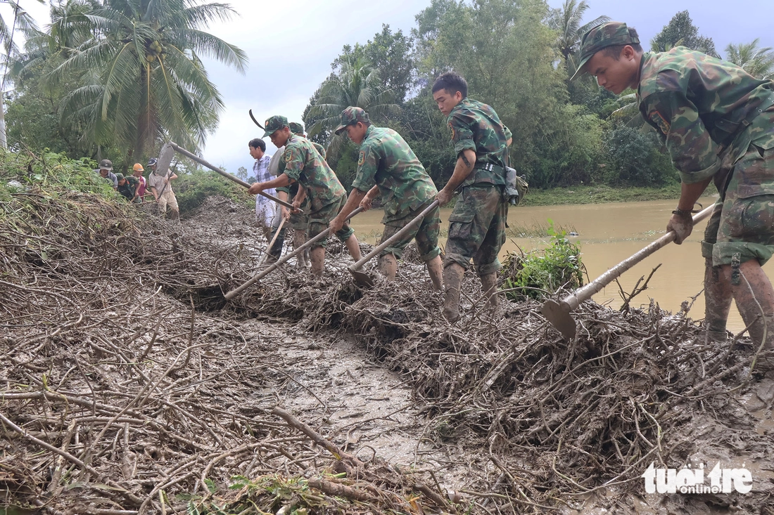 giúp dân - Ảnh 8.