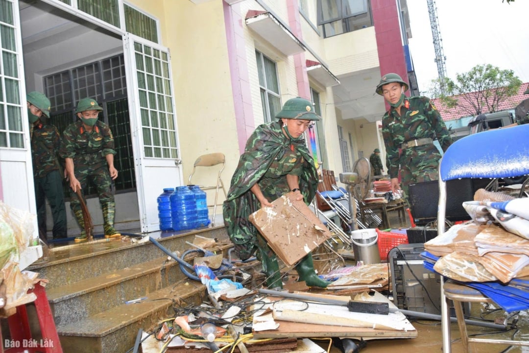 Nơi nào còn khó khăn, nơi đó có bộ đội