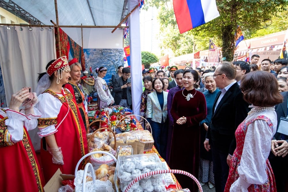 दयालुता और गर्मजोशी से साझा करने की भावना का प्रसार - फोटो 5