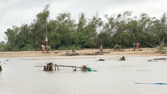 Hơn 1 triệu khách hàng miền Trung - Tây Nguyên cấp điện lại sau ngập lụt