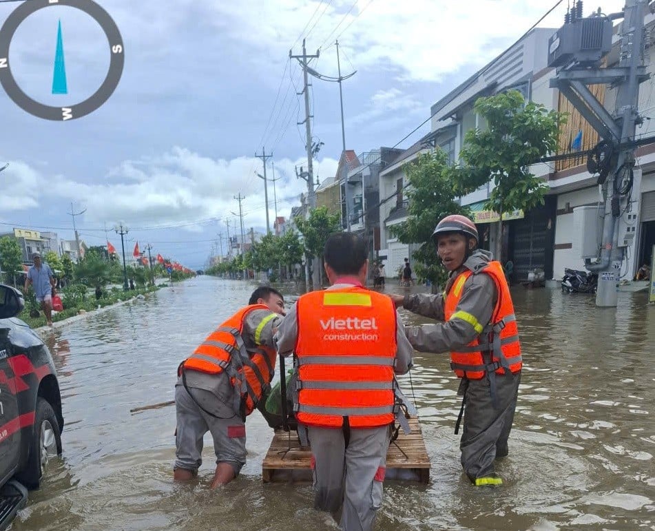 Gồng mình giữ mạch thông tin trong lũ dữ