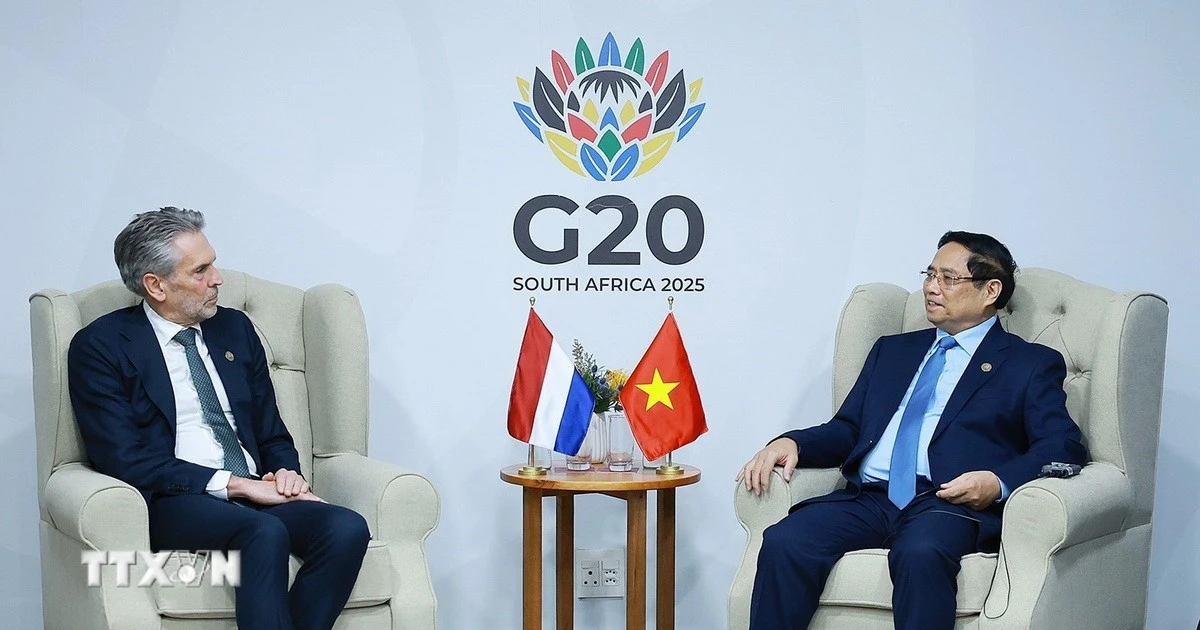 Thủ tướng Phạm Minh Chính gặp Thủ tướng Hà Lan và Thủ tướng Singapore