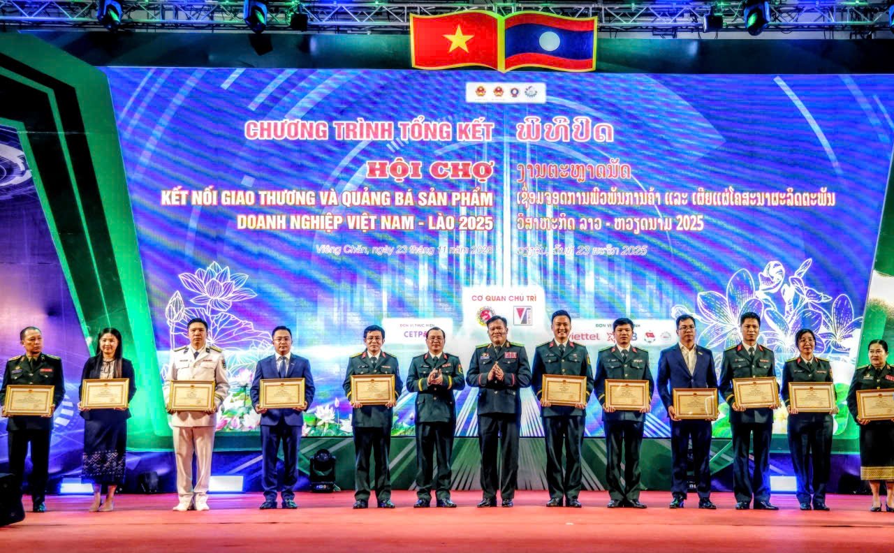 Thắt chặt tình đoàn kết hữu nghị Việt Nam - Lào thông qua Hội chợ kết nối giao thương