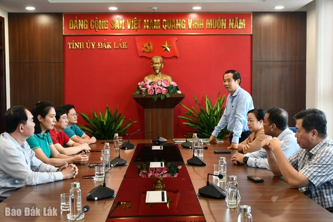 Szene des Empfangs zur Mittelbeschaffung.