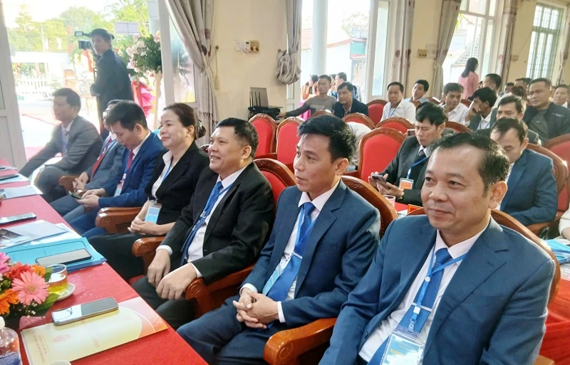 Перший з'їзд Асоціації підприємств та виробничо-ділових домогосподарств комуни Нга Тханг