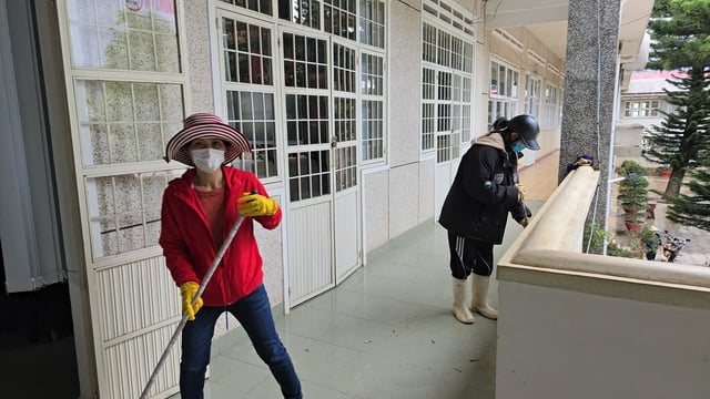 Lâm Đồng: Lũ lịch sử, trường học hư hỏng, học sinh chưa thể đến trường- Ảnh 8.