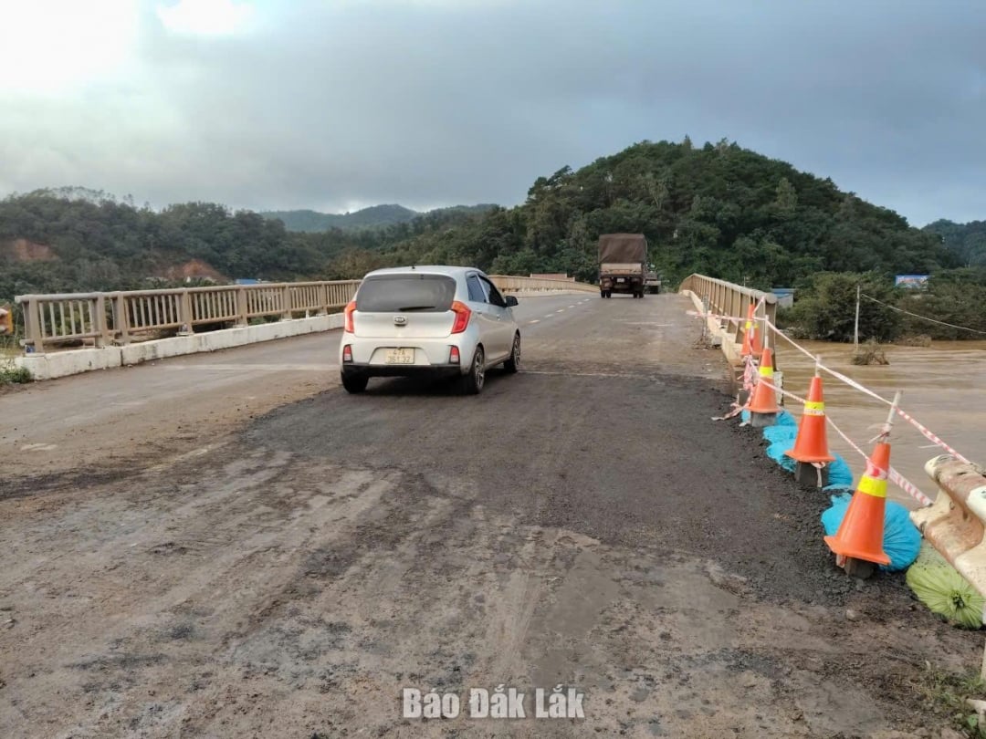 Cầu Giang Sơn (Quốc lộ 27) thông xe trở lại sau sự cố sạt lở