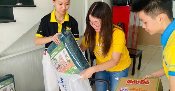 Những hành động đẹp giúp ấm lòng sinh viên vùng lũ