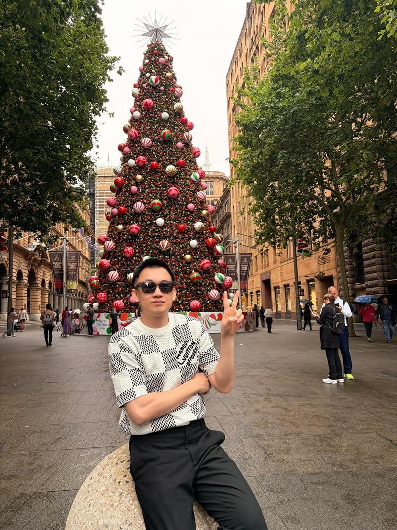 9 بلین ڈالر 1763825524.jpg