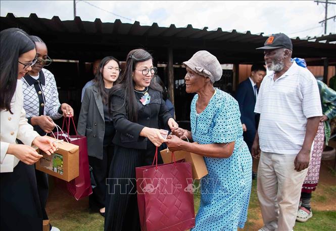 ចំណងជើងរូបថត