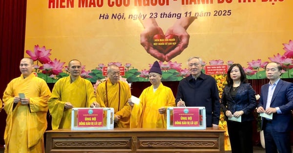 Ngày hội ‘Hiến máu cứu người - Hành Bồ Tát đạo’, hướng về đồng bào miền Trung, Tây Nguyên bị ảnh hưởng mưa lũ