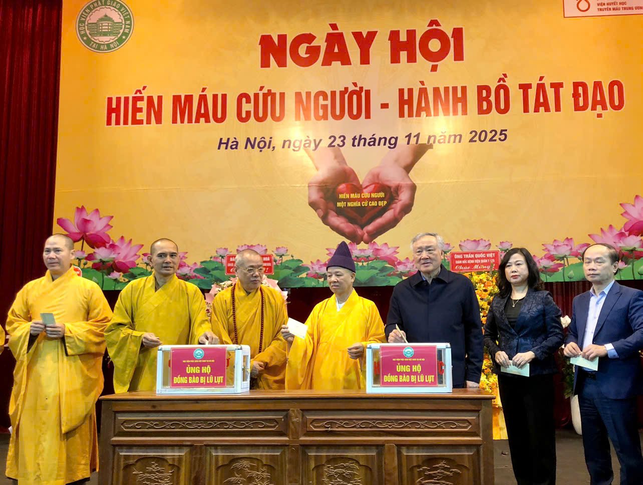 Ngày hội ‘Hiến máu cứu người - Hành Bồ Tát đạo’, hướng về đồng bào miền Trung, Tây Nguyên bị ảnh hưởng mưa lũ- Ảnh 5.
