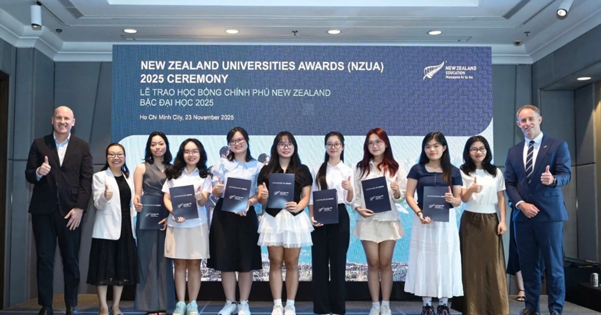 8 học sinh đầu tiên giành học bổng toàn phần chính phủ New Zealand hệ đại học