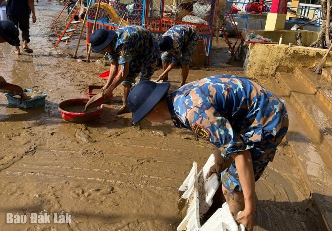 Personeel van het schoolreinigingscentrum.