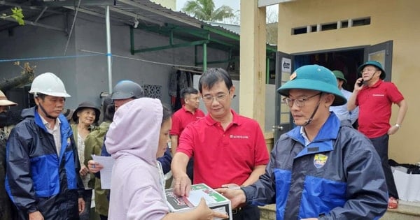 Ngay trong tâm lũ, Agribank hỗ trợ khẩn cấp 11 tỷ đồng các tỉnh Nam Trung Bộ và Tây Nguyên