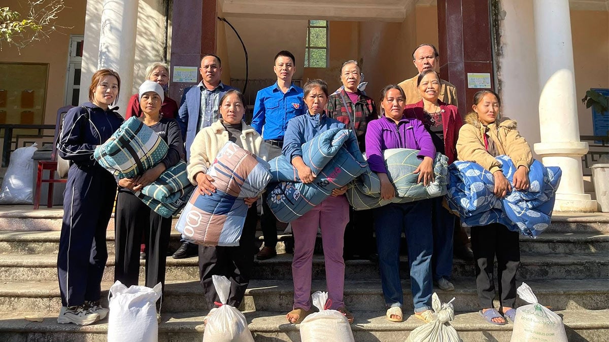 Trên 40 triệu đồng trao tặng Nhân dân xã Côn Lôn