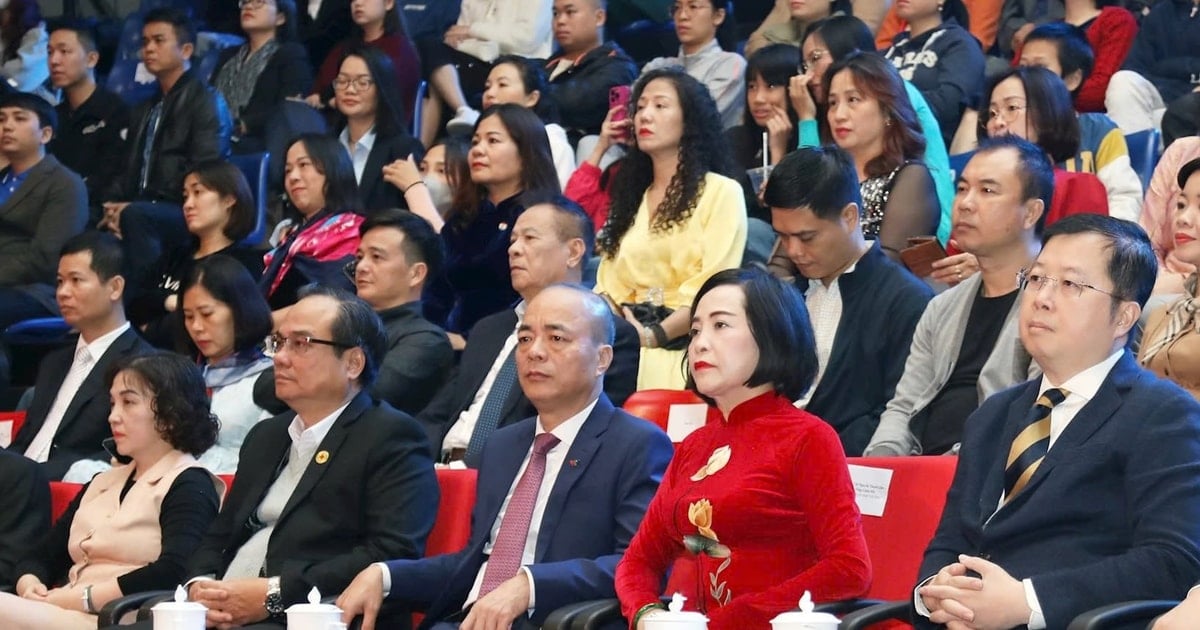 Phó Chủ tịch Quốc hội Nguyễn Thị Thanh dự Chương trình truyền hình trực tiếp “Gala 17 năm Trái tim cho em”