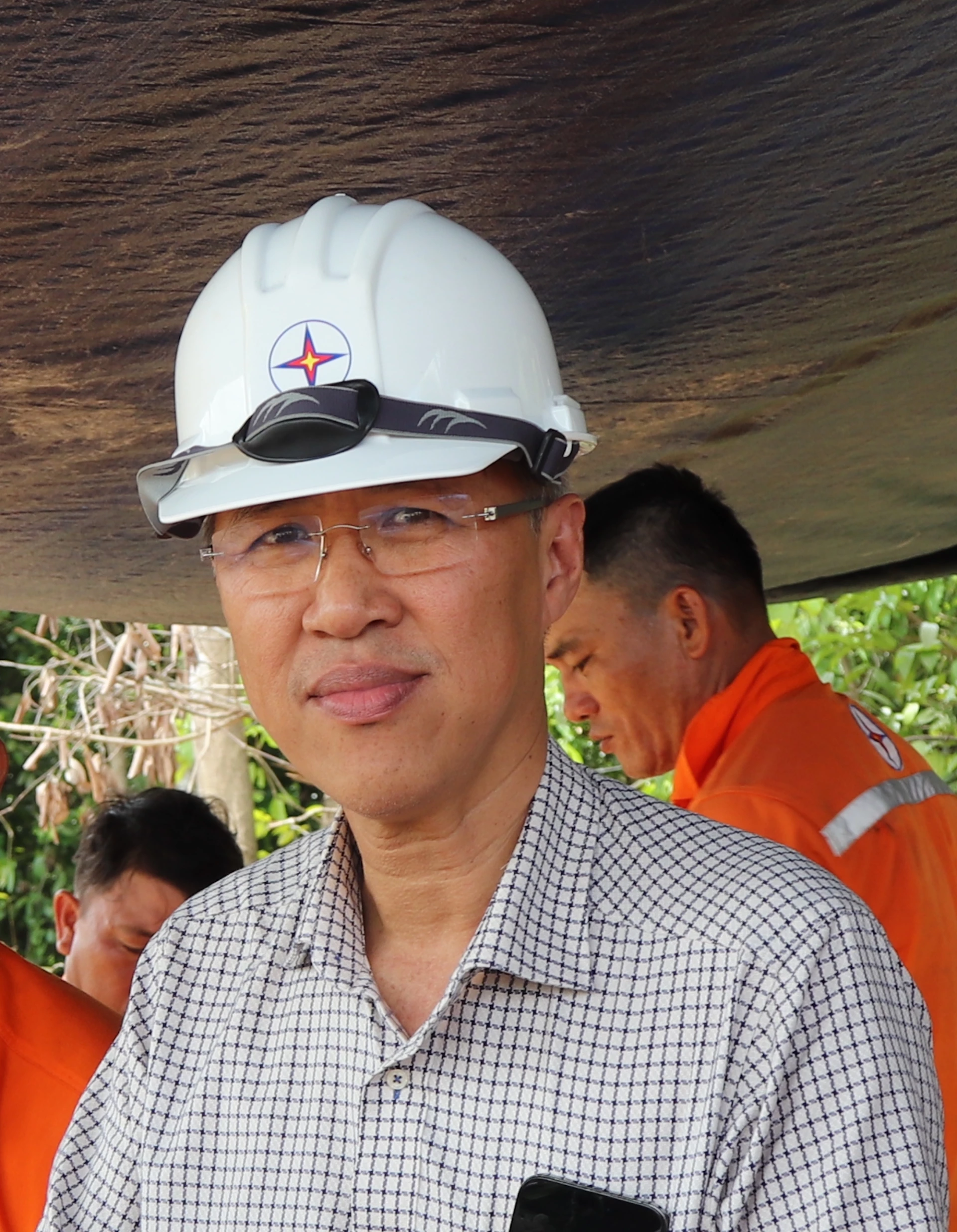 Bapak Nguyen Huu Duc - Direktur Jenderal Perusahaan Saham Gabungan Listrik Khanh Hoa