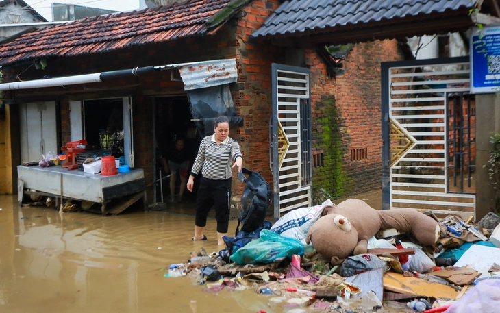Thời tiết hôm nay 24-11: Không khí lạnh về Bắc Bộ, miền Trung còn mưa - Ảnh 1.