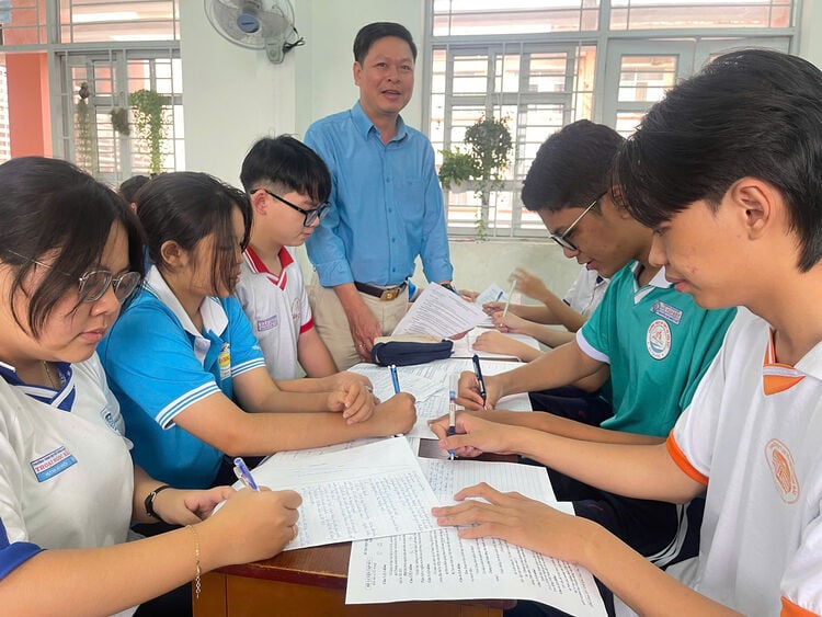 Lấy “dạy tốt - học tốt” làm cốt lõi trong học và làm theo Bác