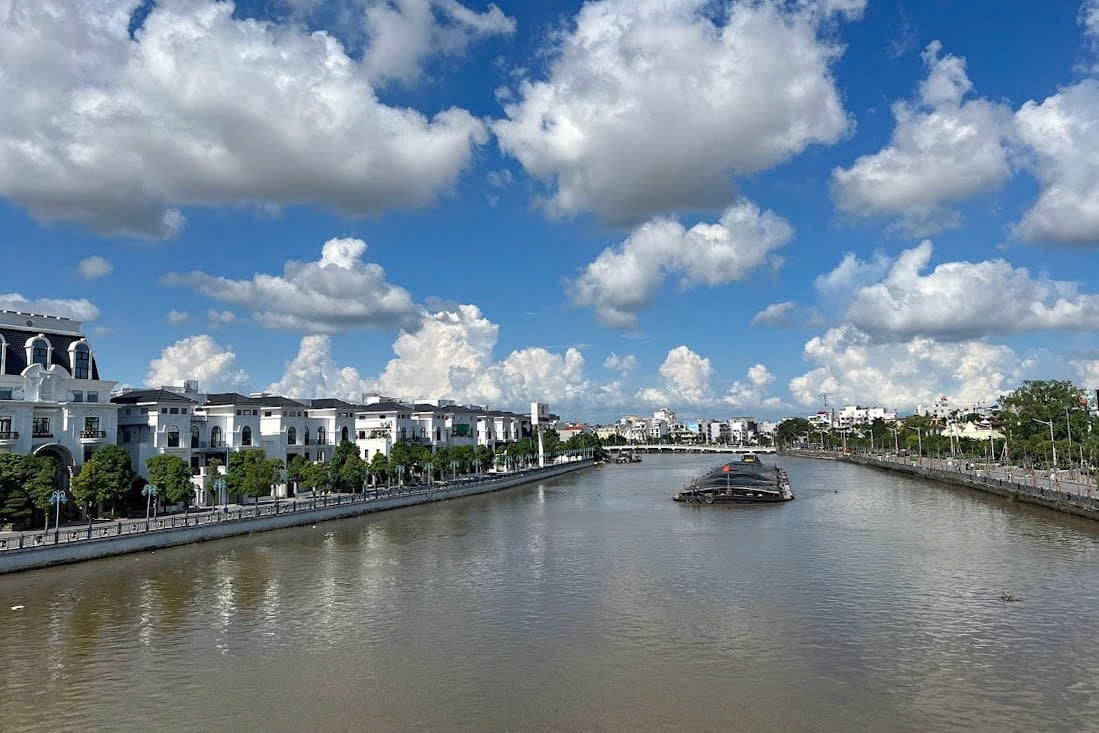 Hạn chế tàu thuyền lưu thông trên sông Tam Bạc