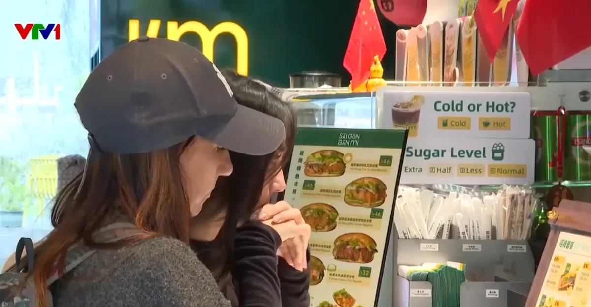 Bánh mỳ Việt Nam được bình chọn là món bánh kẹp ngon nhất thế giới- Ảnh 1.