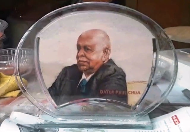 Fascinerad av Dungs sandmålningar - Foto 1. Mê mẩn với tranh cát của Dũng- Ảnh 1.