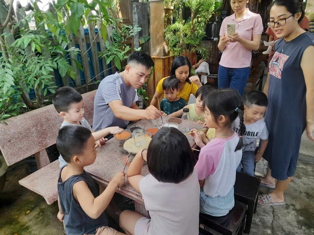 Fascinerad av Dungs sandmålningar - Foto 4. Mê mẩn với tranh cát của Dũng- Ảnh 4.