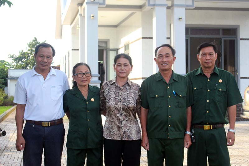 กระจก 2.jpg -0