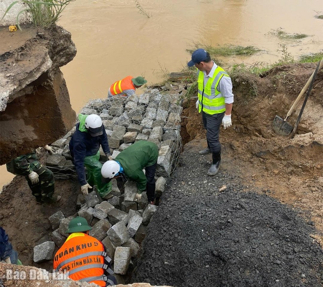 Gấp rút khắc phục, giải tỏa ách tắc giao thông