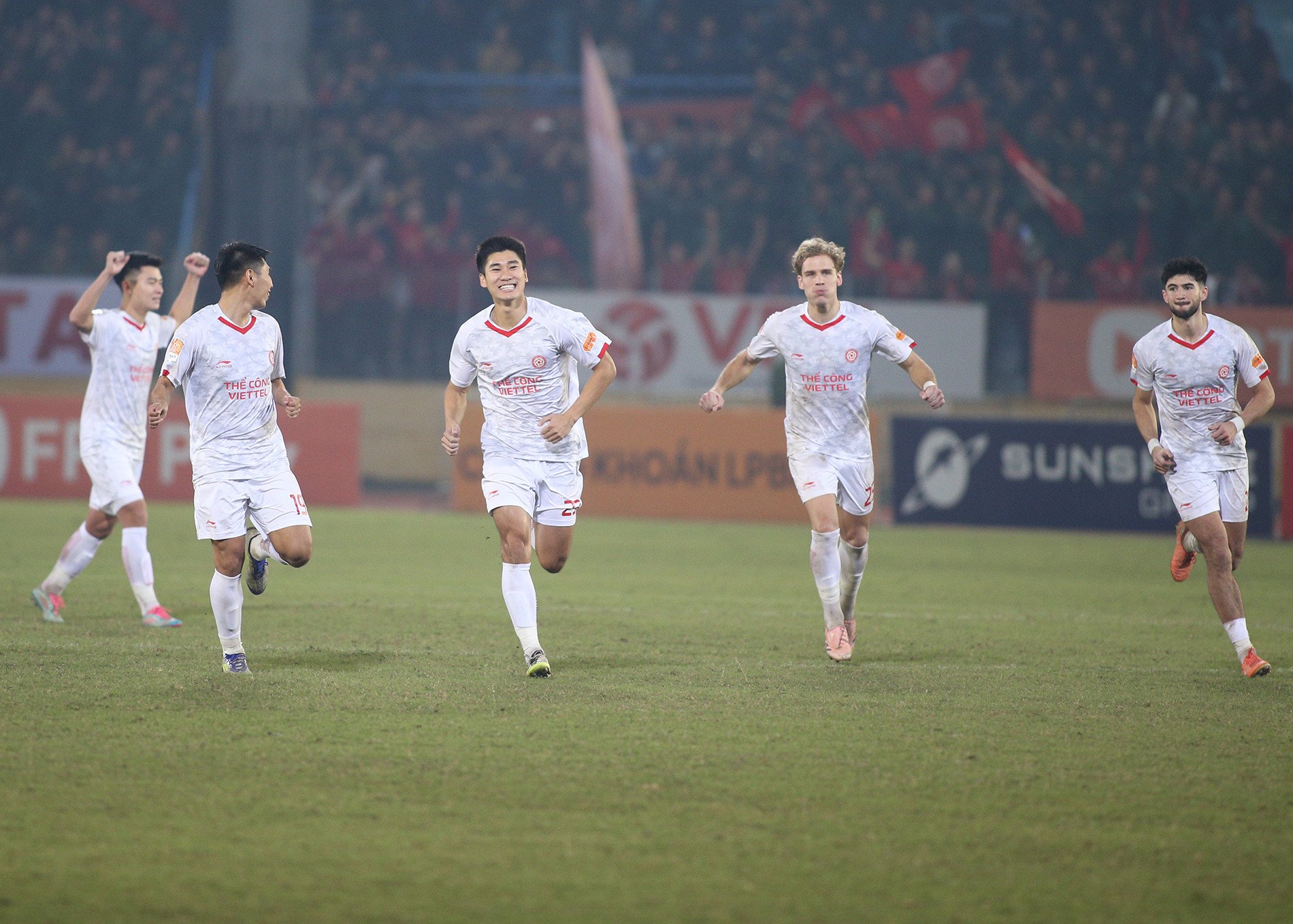 ស្លាកសញ្ញា Viettel 5.JPG