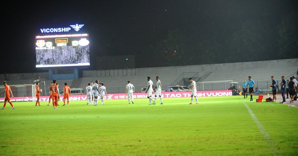 Sân Lạch Tray mất điện, trận Hải Phòng đấu Ninh Bình phải lùi 1 tiếng đến 19 giờ