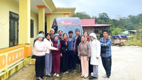 Hội Bảo trợ người khuyết tật, người nghèo và Bảo vệ quyền trẻ em tỉnh Tây Ninh: Trao tặng 520 suất quà và máy phát điện cho người dân Quảng Nam