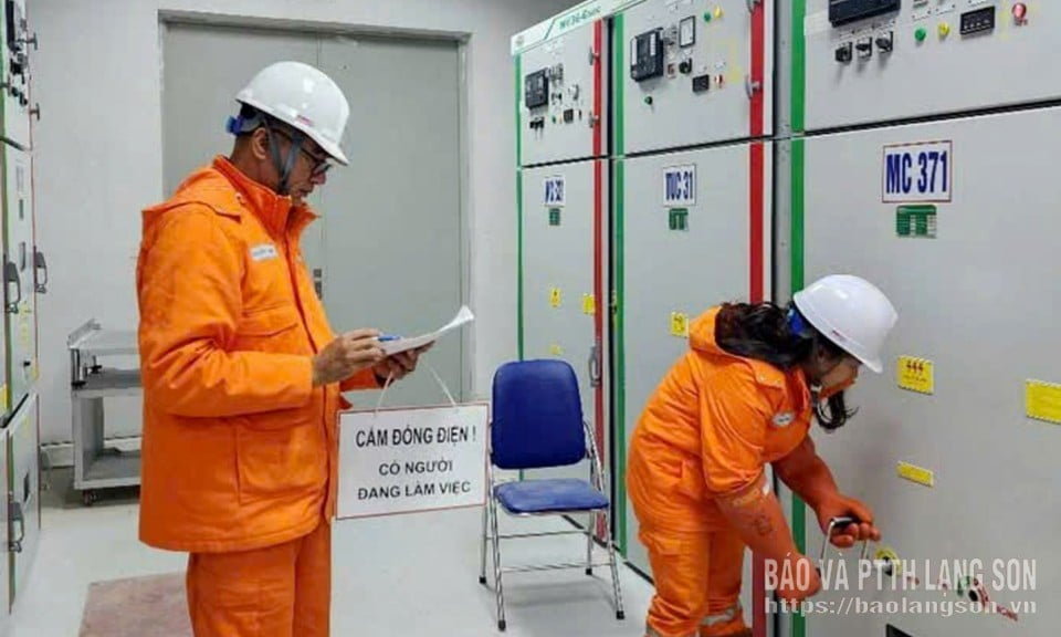 Đảm bảo cấp điện ổn định dịp cuối năm