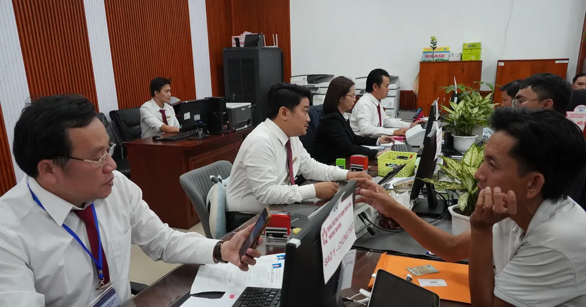 Gỡ khó nhân sự cho cơ sở