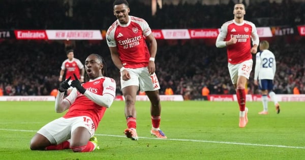 Eze tỏa sáng, Arsenal thắng thuyết phục trước Tottenham