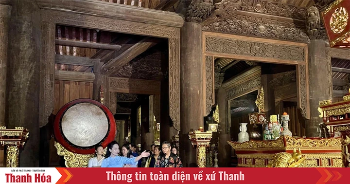 Người “kể chuyện” di sản