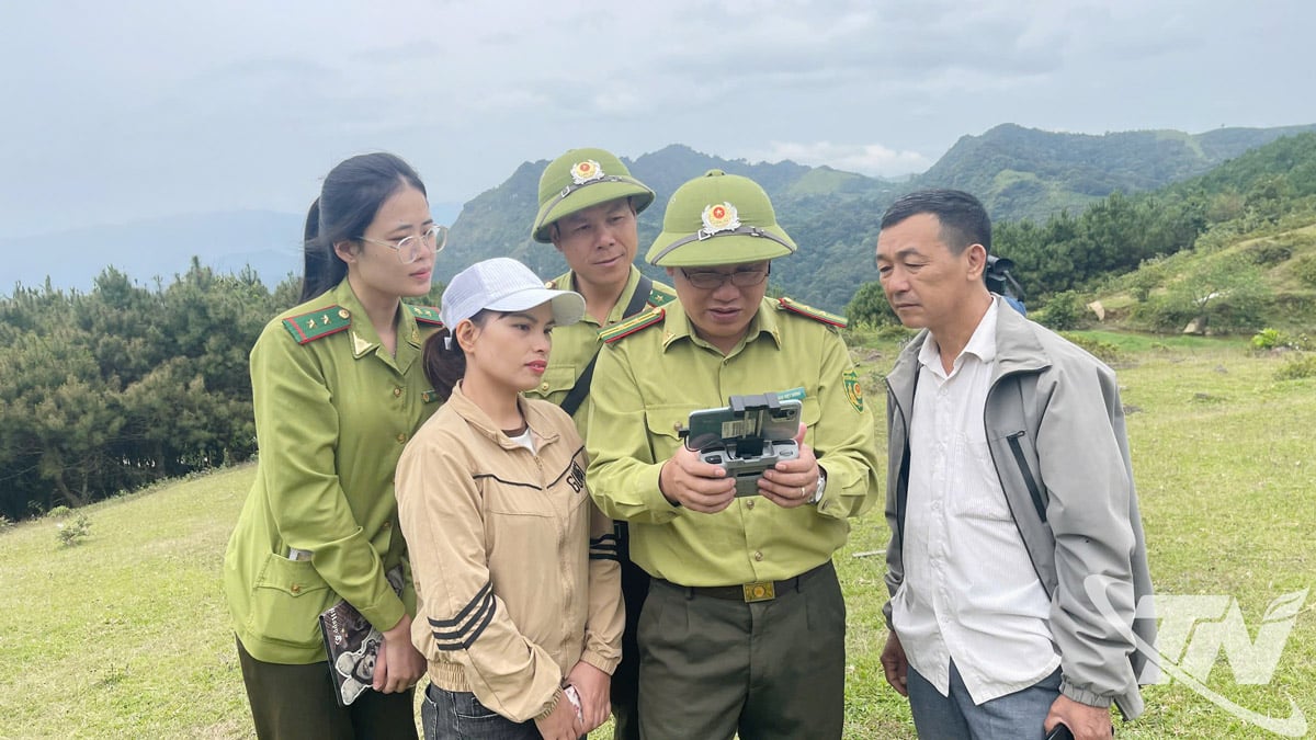 Boswachterspost nr. 3 gebruikt Flycam-vliegapparatuur om bosbranden vroegtijdig te detecteren.