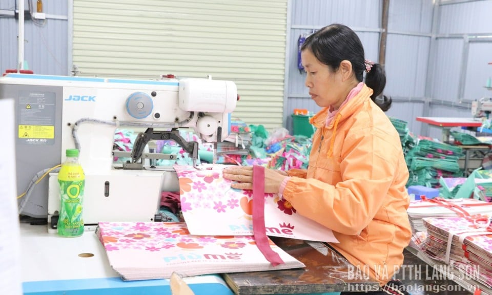 Vốn ưu đãi tiếp sức sản xuất