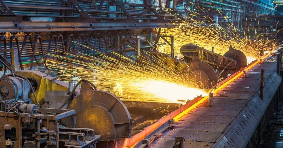 Giá thép hôm nay 24/11: Quặng sắt giảm, thị trường thế giới đi xuống