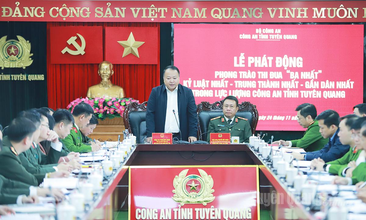 Președintele Comitetului Popular Provincial, Phan Huy Ngoc, a ținut un discurs la ceremonia de lansare.