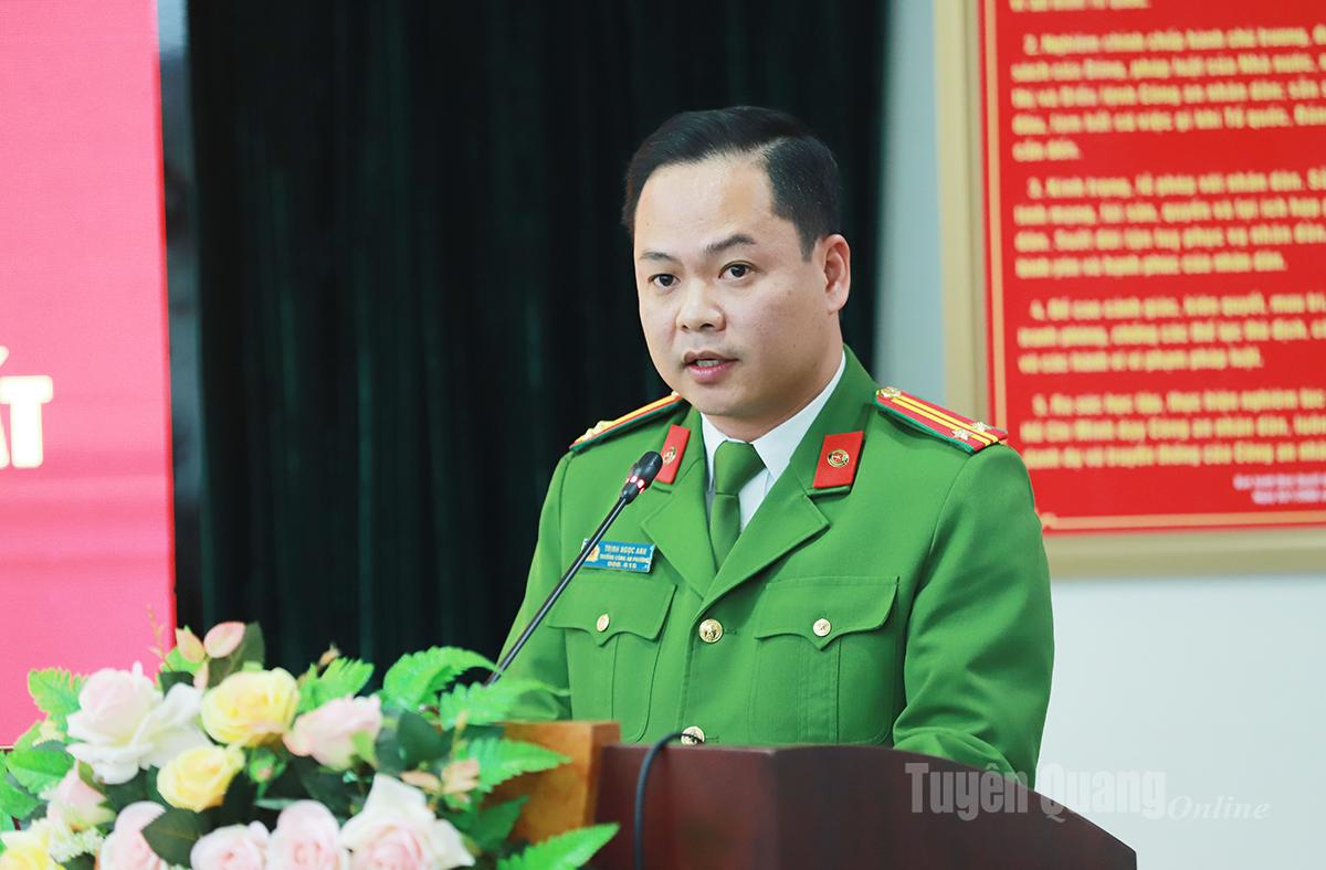 Liderii poliției din sectorul Minh Xuan au luat cuvântul ca răspuns la mișcarea de emulare.