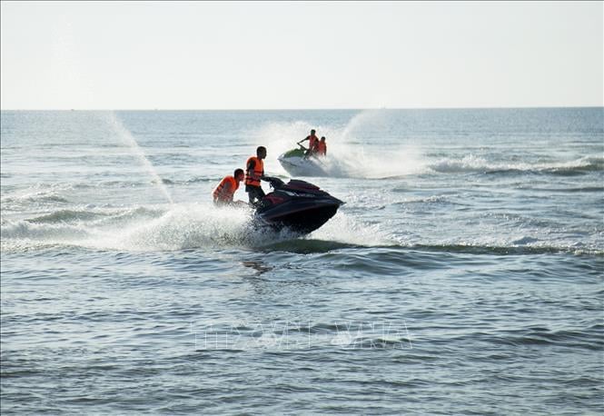 Hun đúc tình yêu biển, đảo quê hương cho thế hệ trẻ