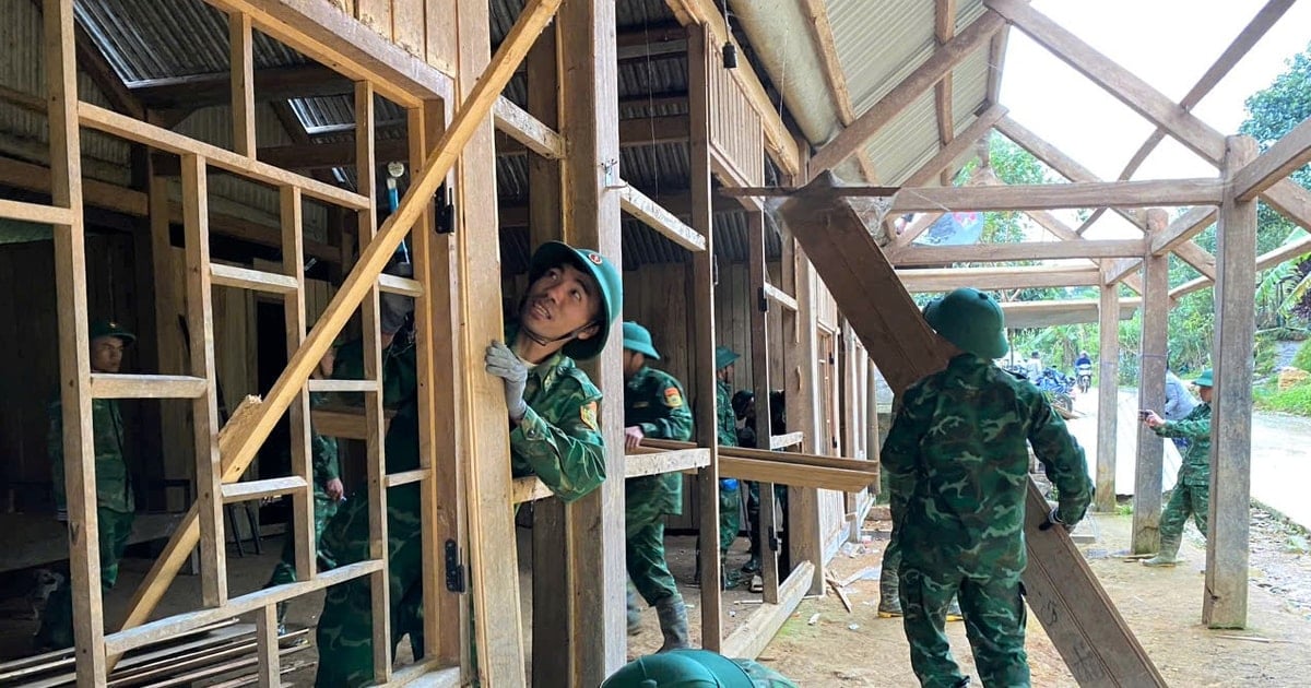 Di dời khẩn cấp 5 hộ dân xã Hùng Sơn trước nguy cơ sạt lở