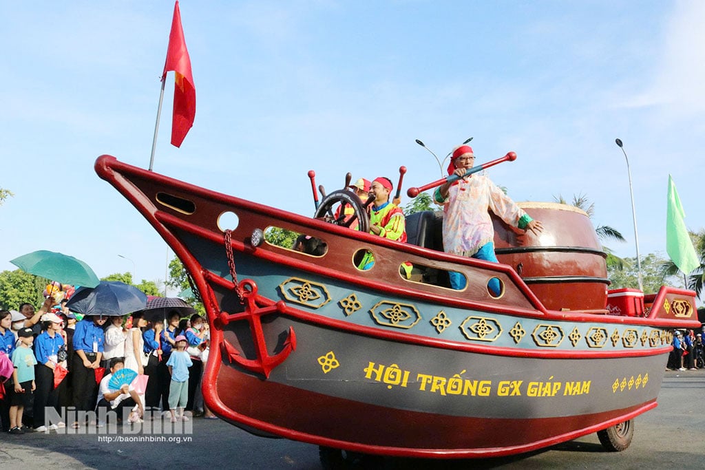 Giap Nam menighets trommefestival opptrer på Hai Hau kultur- og sportsfestival 2025.