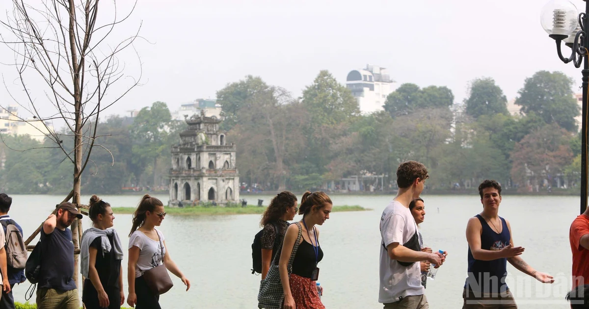 Cảnh báo nguy cơ lừa đảo trực tuyến vào mùa cao điểm du lịch